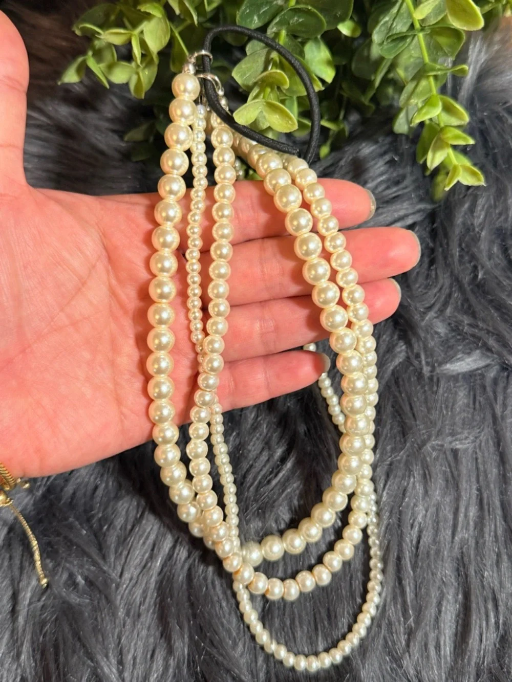 Classic Faux Pearl Beaded Necklace - Cream‎ Pearlescent Finish (n3)